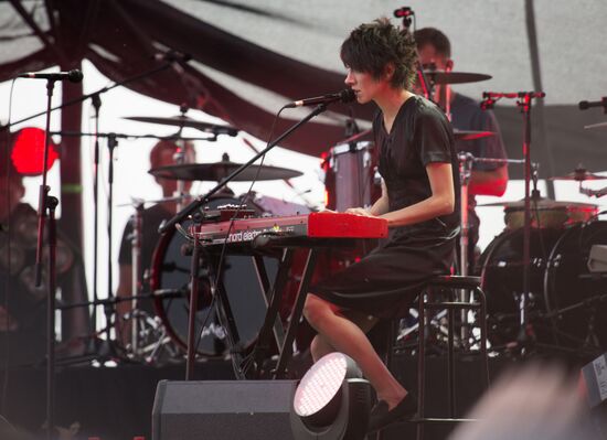 Zemfira and DDT band give concert in Ufa