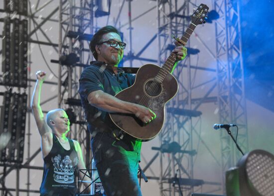 Zemfira and DDT band give concert in Ufa