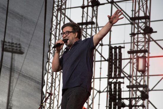 Zemfira and DDT band give concert in Ufa