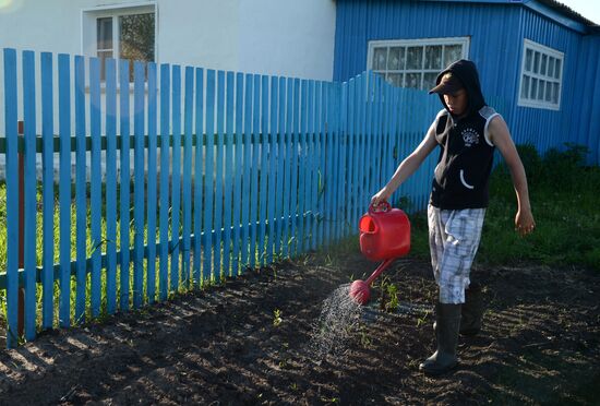 Teachers adopt foster children in Ivankino village