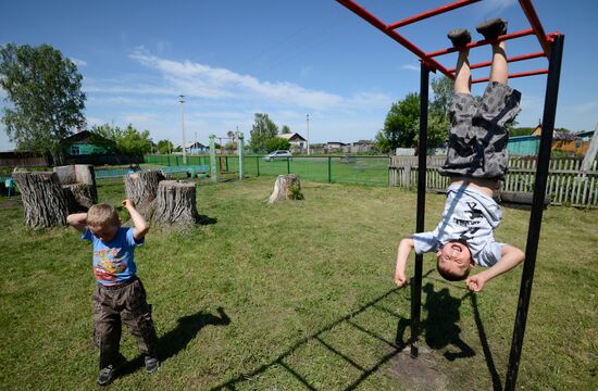 Teachers adopt foster children in Ivankino village