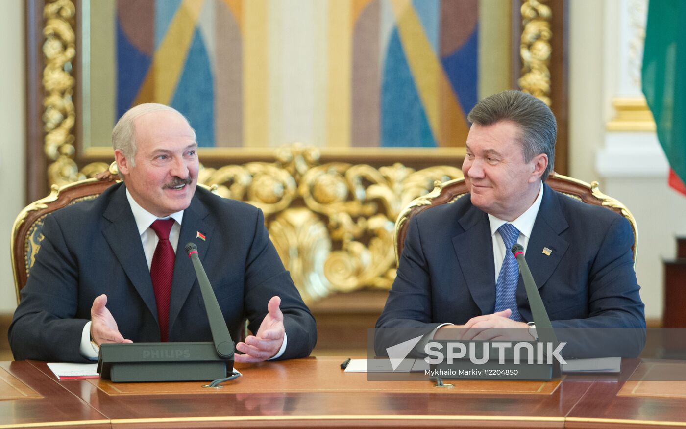 Alexander Lukashenko visits Kiev