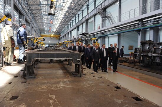 Vladimir Putin visits Obukhov Plant