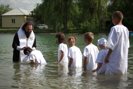 Mass baptizing in Stavropol Region