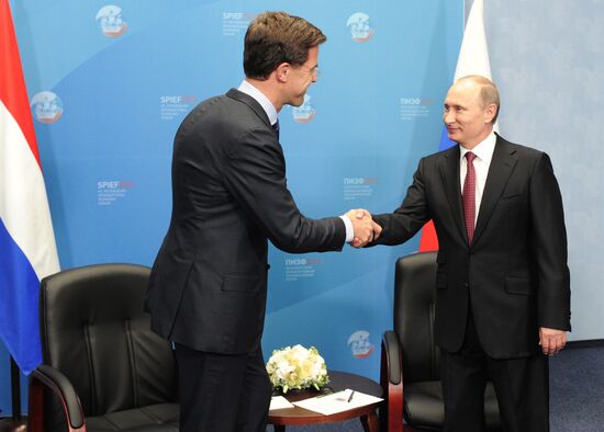 Vladimir Putin meets with Mark Rutte in St. Petersburg