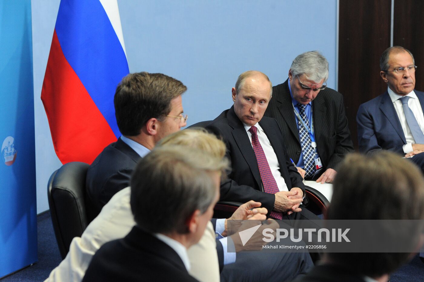Vladimir Putin meets with Mark Rutte in St. Petersburg