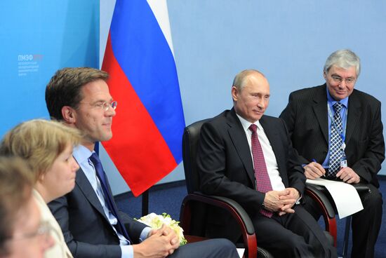 Vladimir Putin meets with Mark Rutte in St. Petersburg