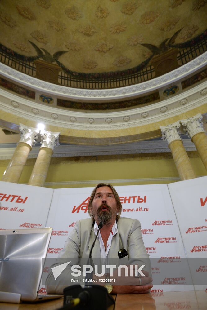 News conference by Moscow Mayor candidate Sergei Troitsky