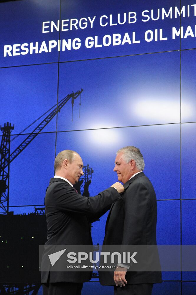 News conference of Vladimir Putin and Angela Merkel