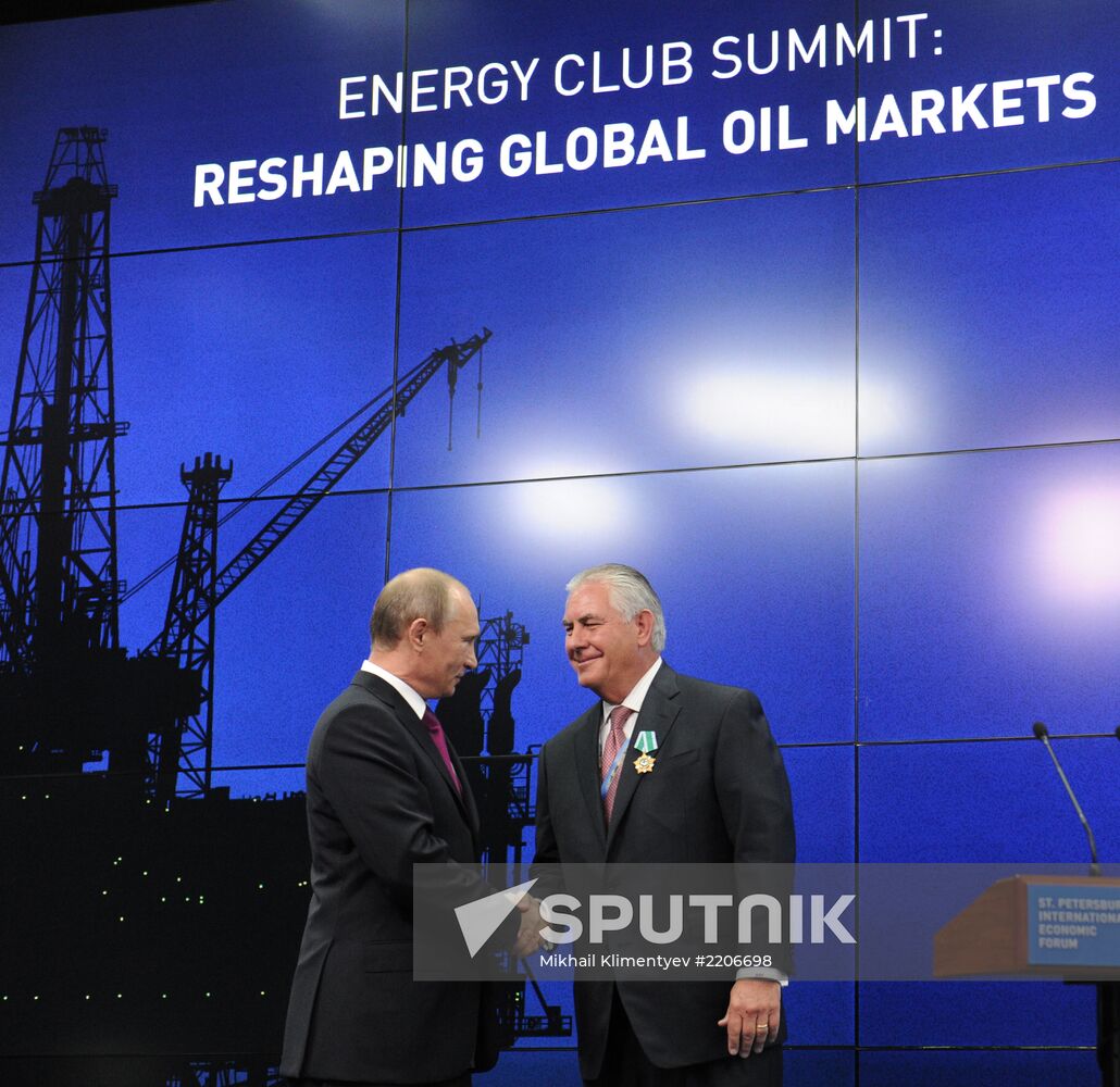 News conference of Vladimir Putin and Angela Merkel