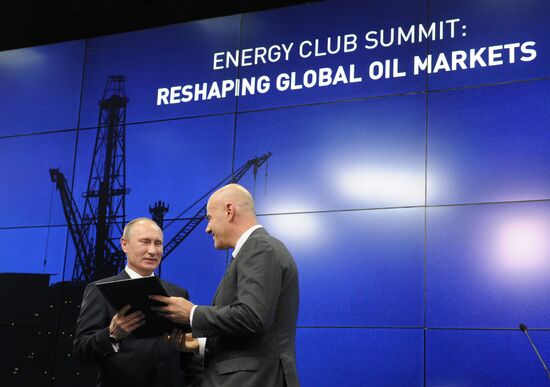 News conference of Vladimir Putin and Angela Merkel