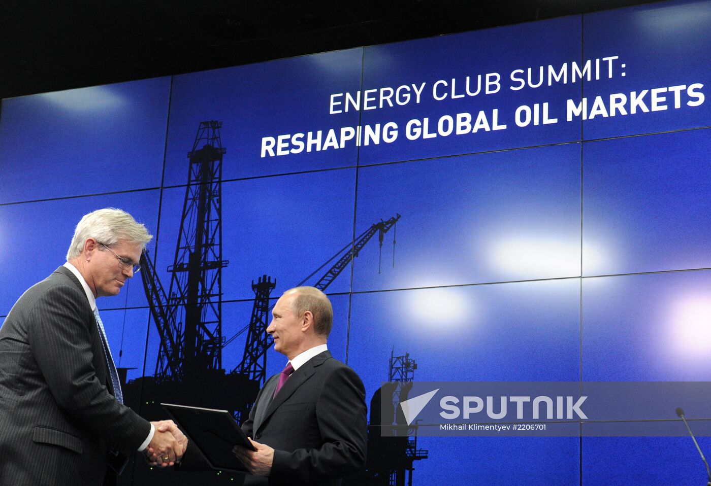News conference of Vladimir Putin and Angela Merkel