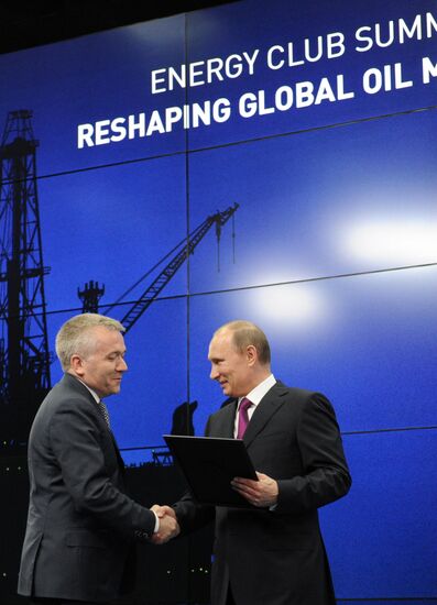 News conference of Vladimir Putin and Angela Merkel