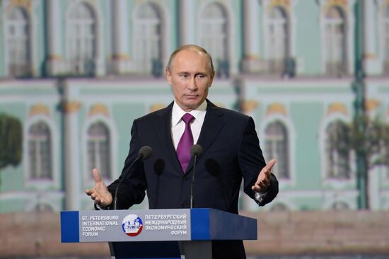 News conference of Vladimir Putin and Angela Merkel