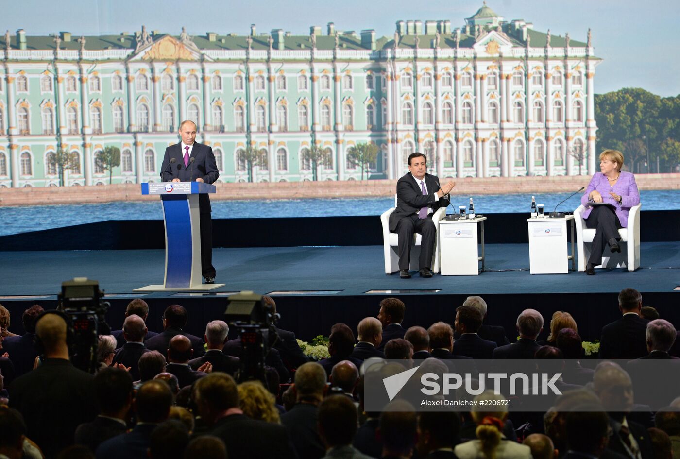News conference of Vladimir Putin and Angela Merkel