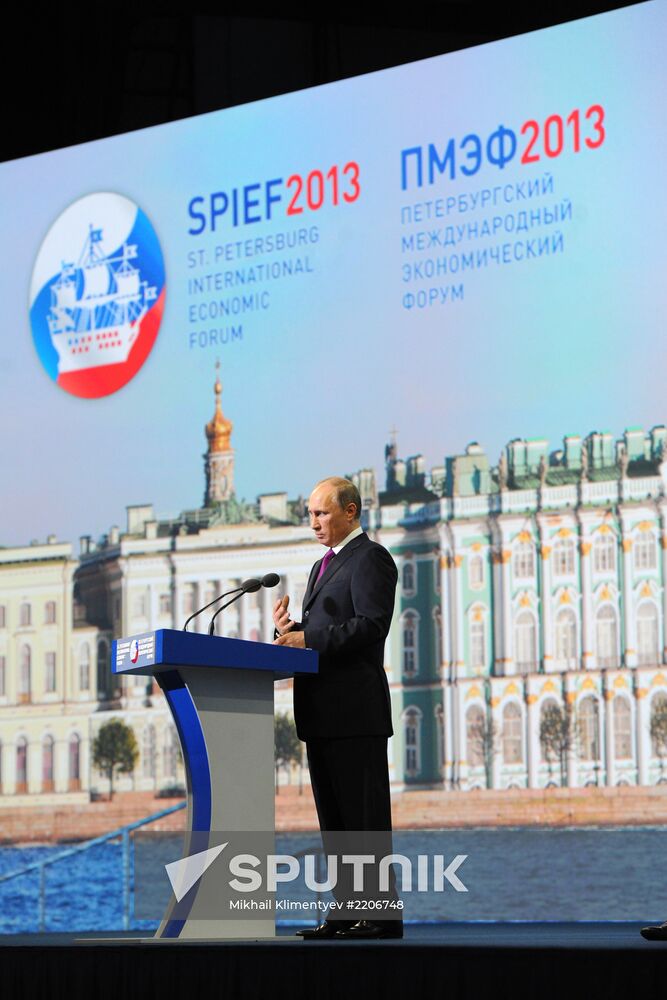 News conference of Vladimir Putin and Angela Merkel