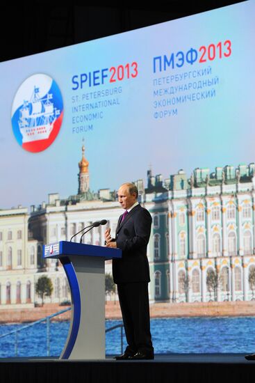 News conference of Vladimir Putin and Angela Merkel