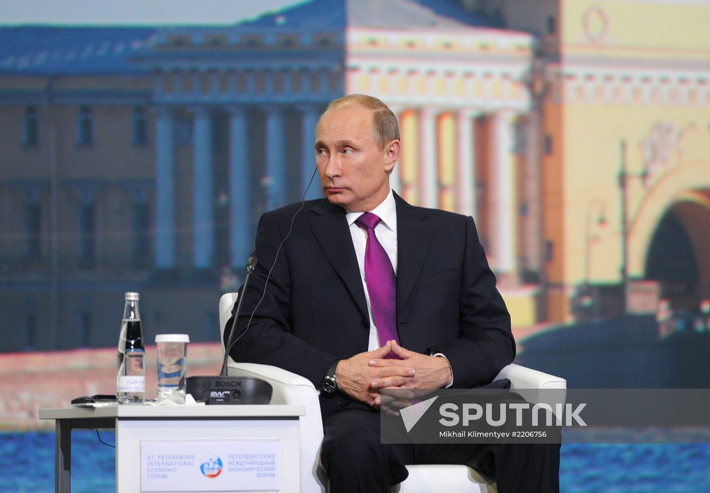 News conference of Vladimir Putin and Angela Merkel