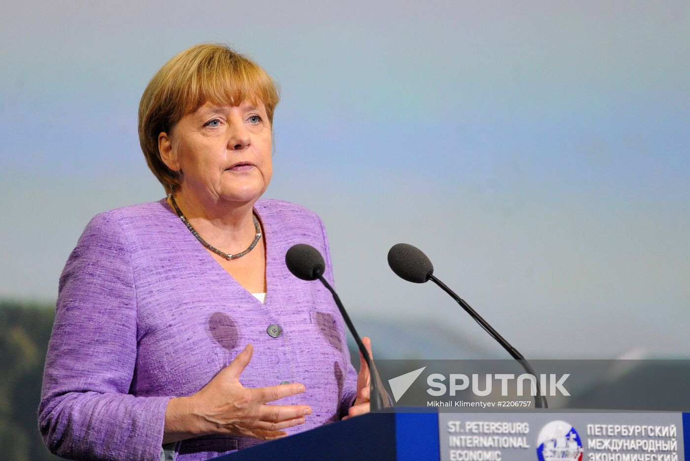 News conference of Vladimir Putin and Angela Merkel