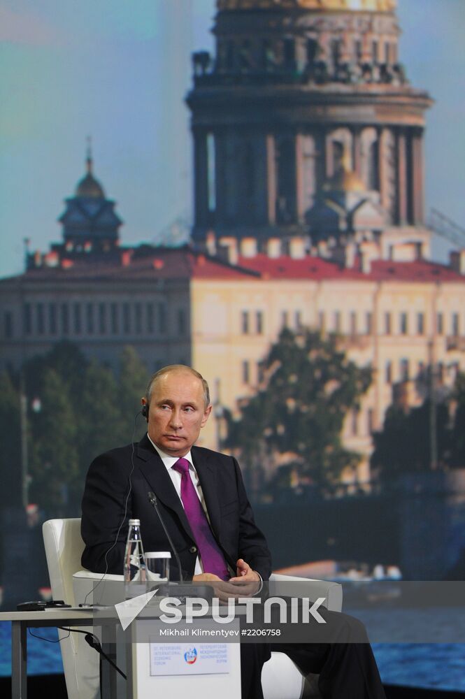 News conference of Vladimir Putin and Angela Merkel