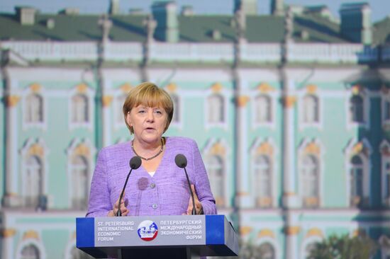 News conference of Vladimir Putin and Angela Merkel
