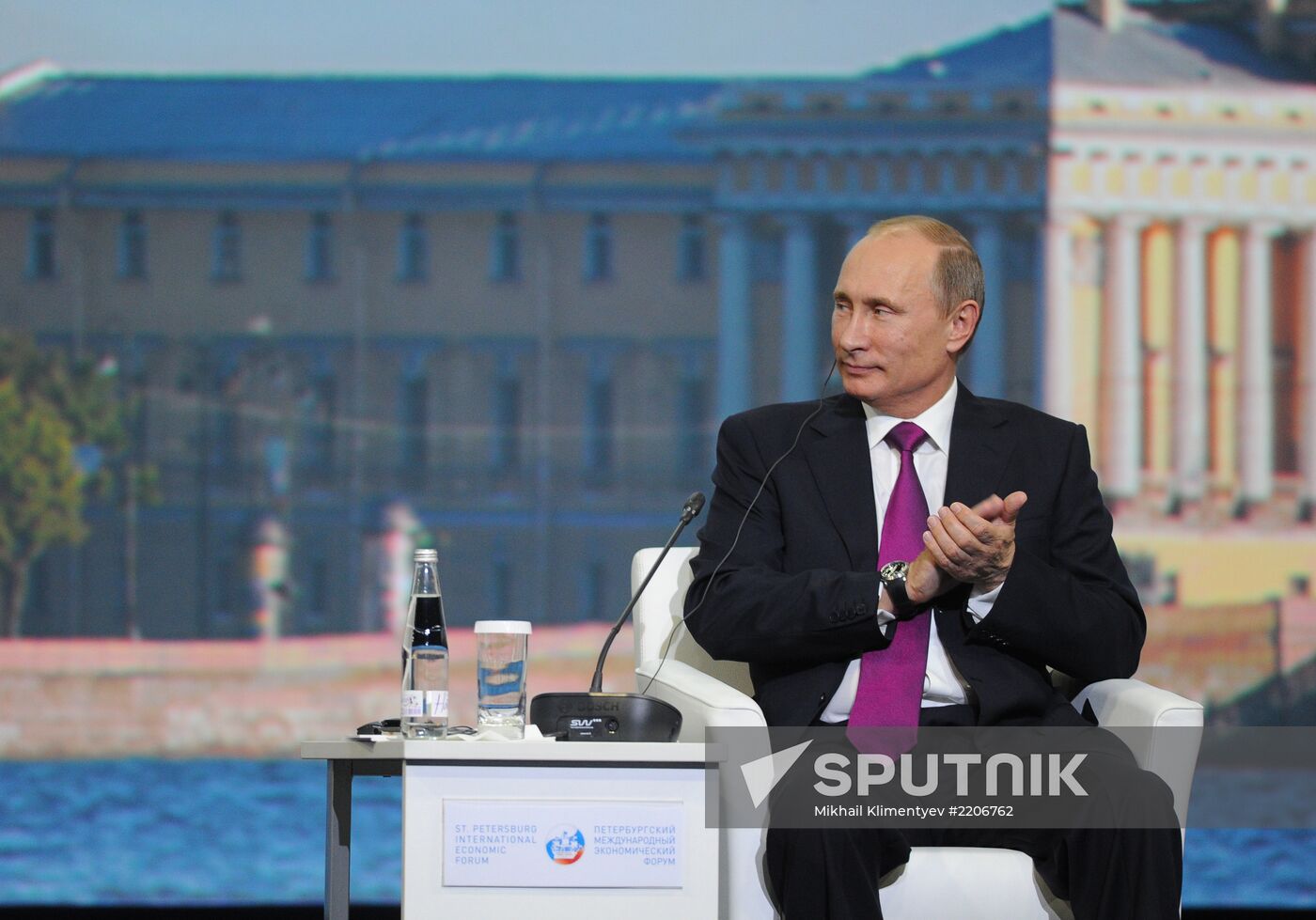 News conference of Vladimir Putin and Angela Merkel