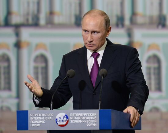 News conference of Vladimir Putin and Angela Merkel