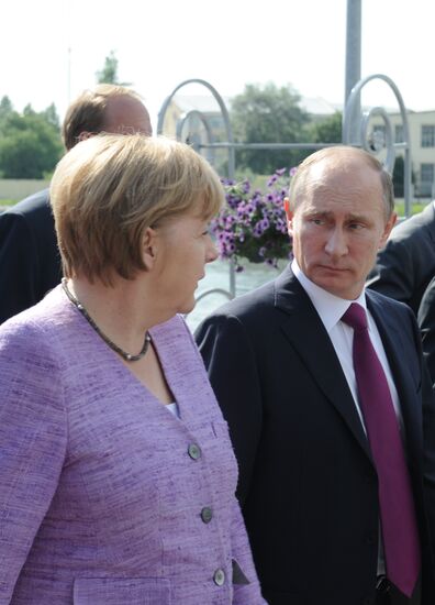 News conference of Vladimir Putin and Angela Merkel