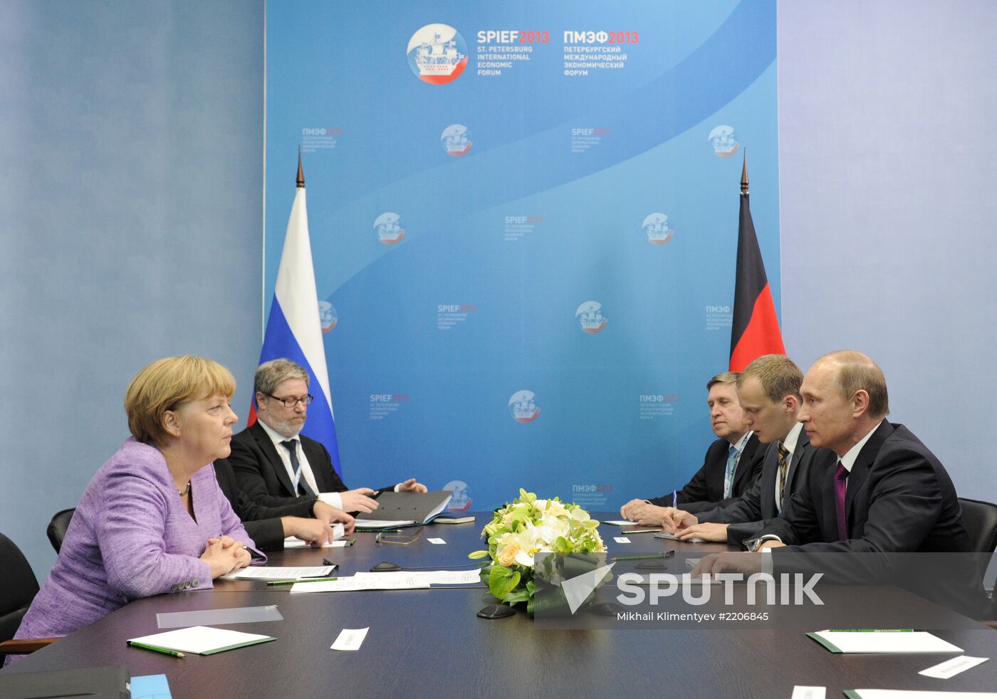 News conference of Vladimir Putin and Angela Merkel