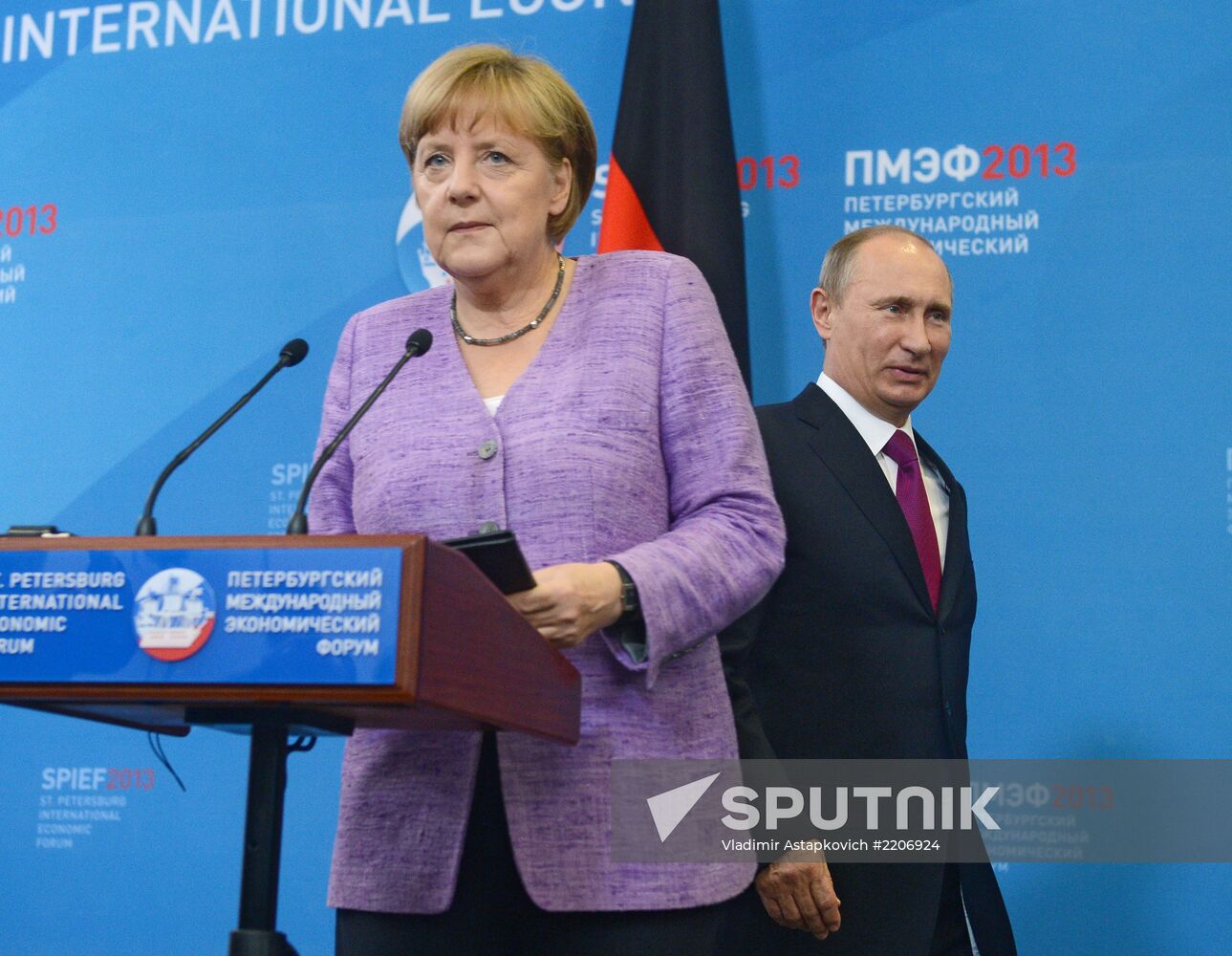 News conference of Vladimir Putin and Angela Merkel