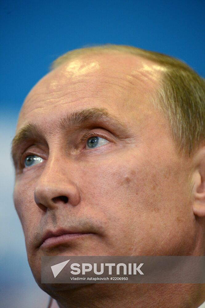 News conference of Vladimir Putin and Angela Merkel