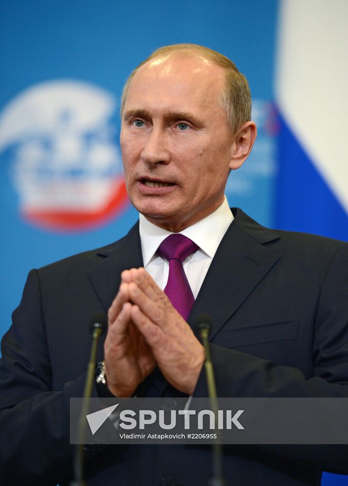 News conference of Vladimir Putin and Angela Merkel
