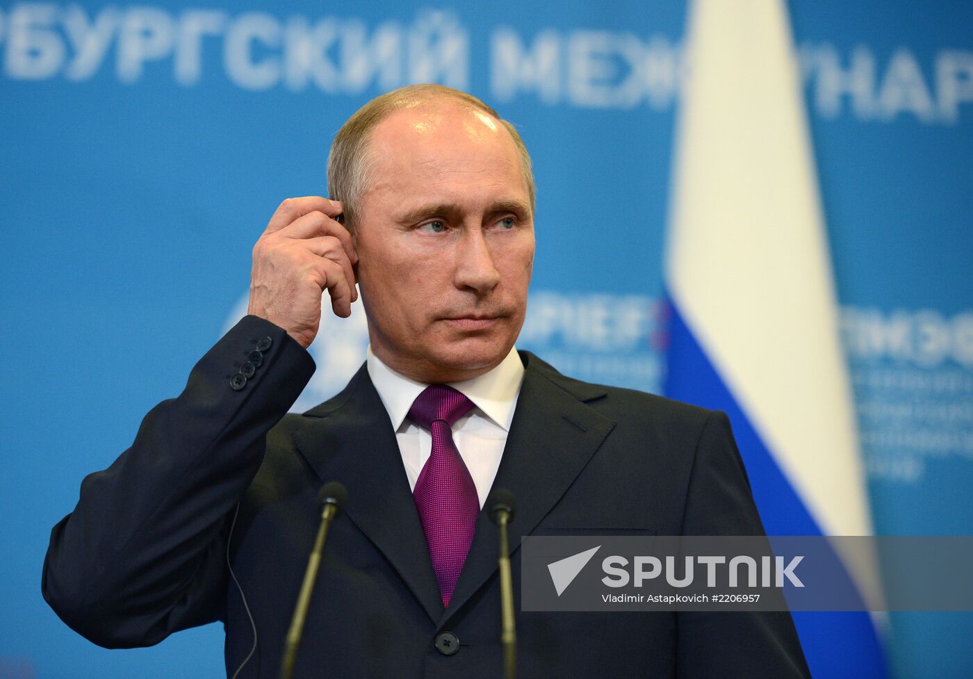 News conference of Vladimir Putin and Angela Merkel