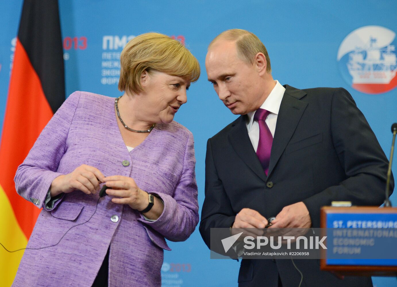 News conference of Vladimir Putin and Angela Merkel
