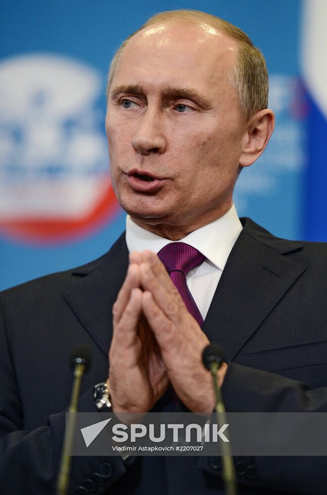 News conference of Vladimir Putin and Angela Merkel