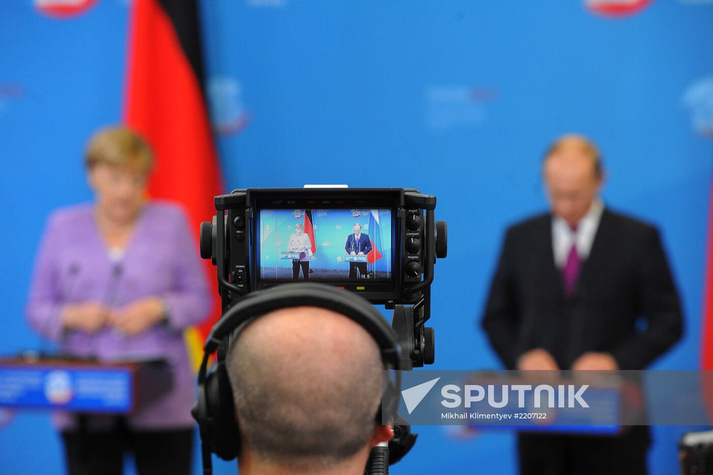 News conference of Vladimir Putin and Angela Merkel