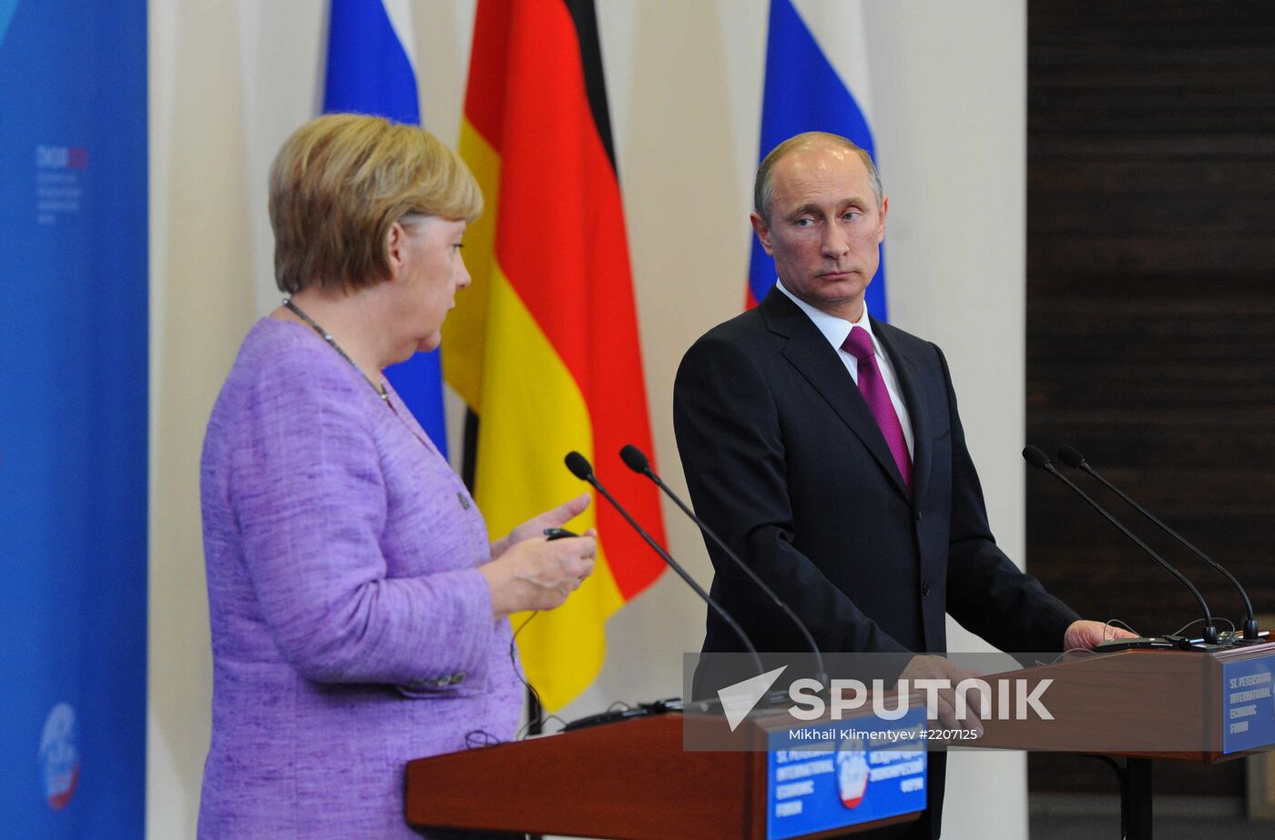News conference of Vladimir Putin and Angela Merkel