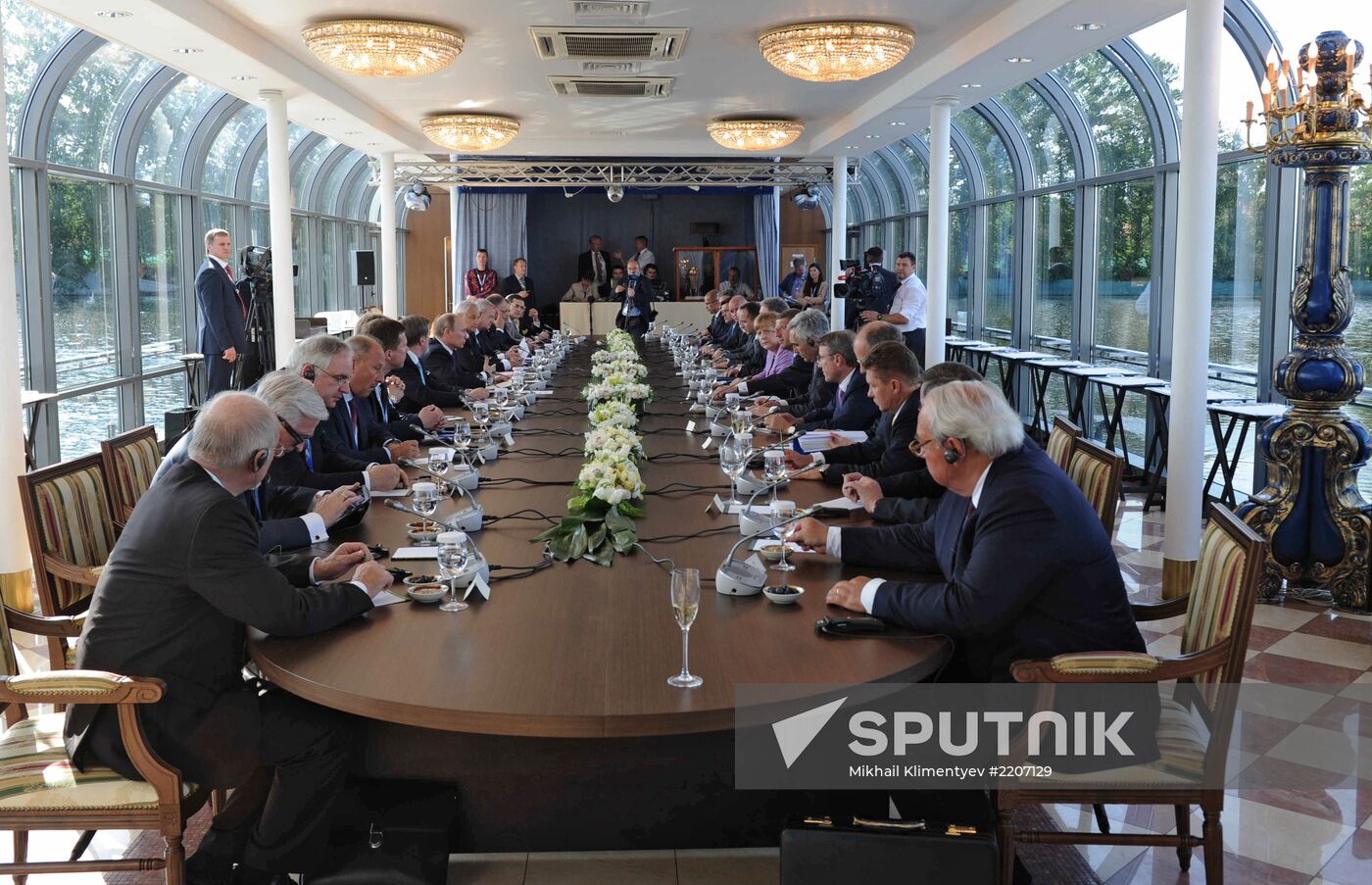 News conference of Vladimir Putin and Angela Merkel