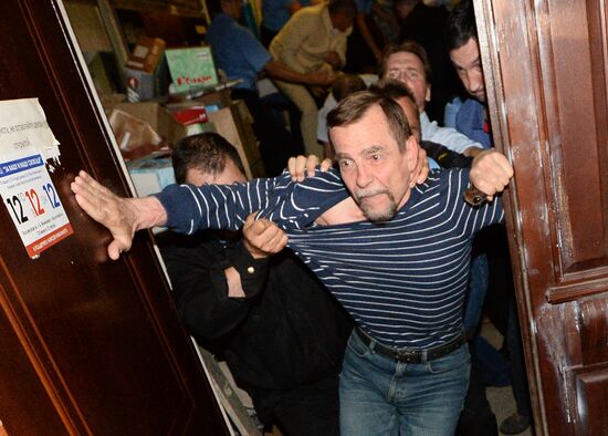 Police storm office of For Human Rights movement in Moscow