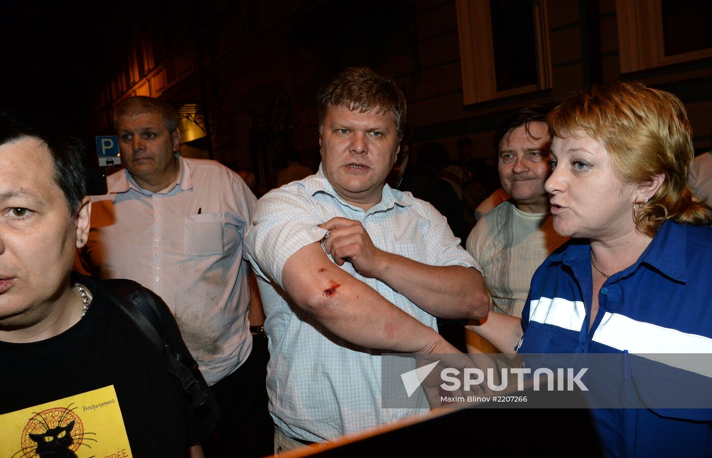 Police storm office of For Human Rights movement in Moscow