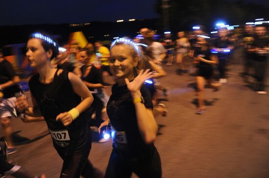 Moscow holds "illuminated" night run