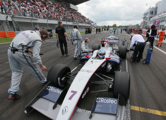 Auto Racing World Series by Renault. Day Two