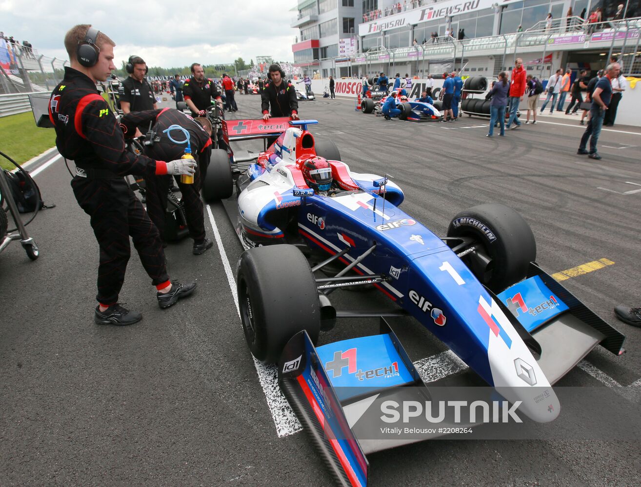 Auto Racing World Series by Renault. Day Two