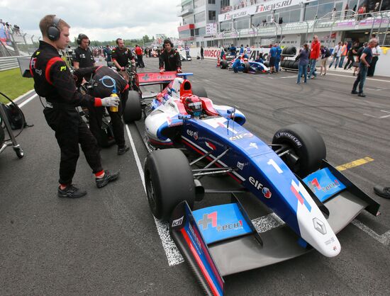 Auto Racing World Series by Renault. Day Two