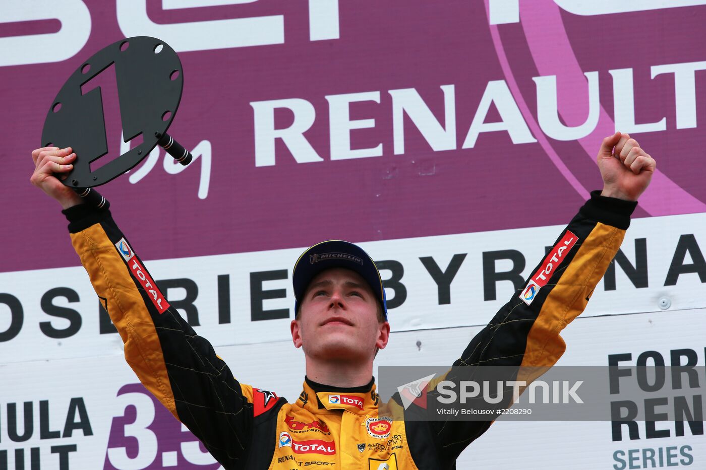 Auto Racing World Series by Renault. Day Two