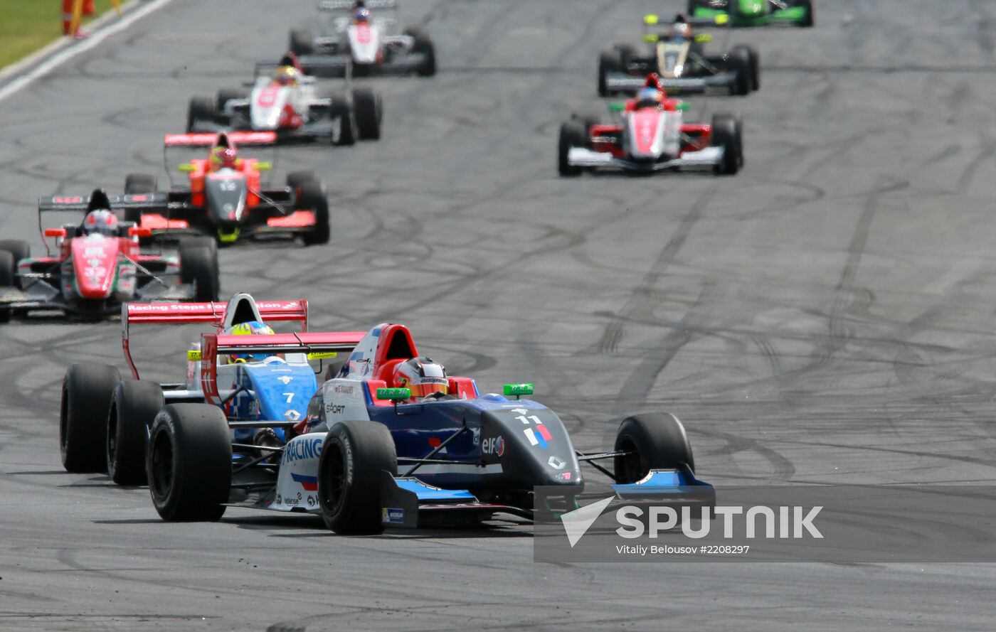 Auto Racing World Series by Renault. Day Two