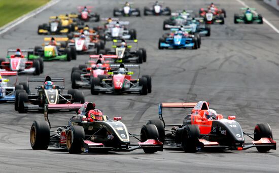 Auto Racing World Series by Renault. Day Two