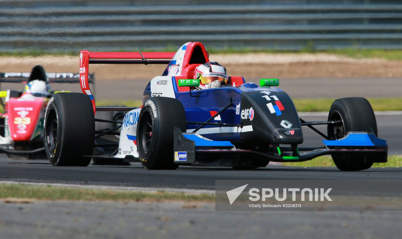 Auto Racing World Series by Renault. Day Two