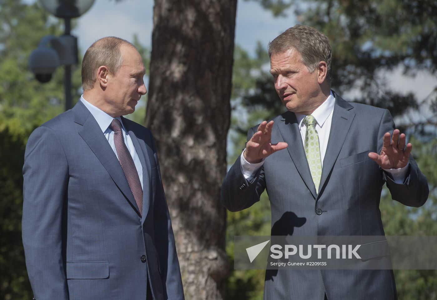 Vladimir Putin visits Finland
