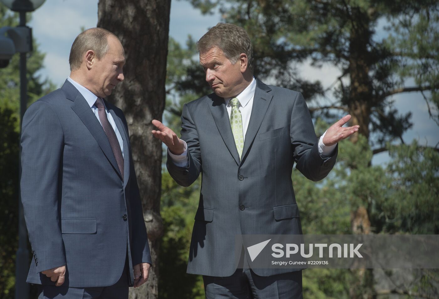 Vladimir Putin visits Finland